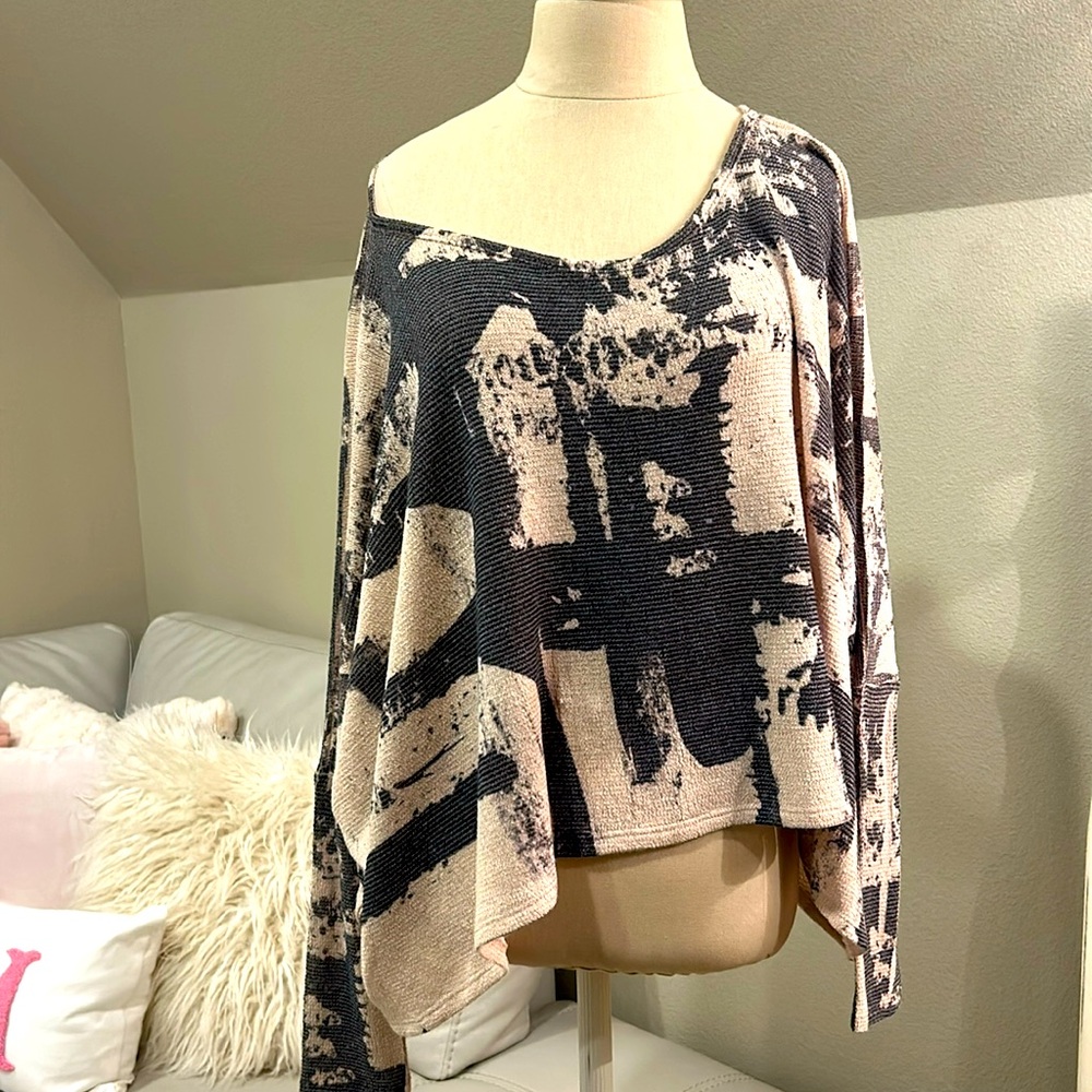 Ladies printed knit top
